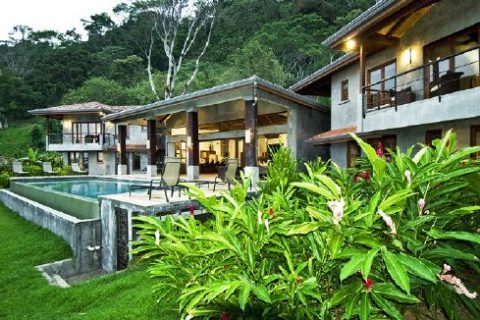 Luxury vacation rental in Dominical Costa Rica with infinity edge private pool