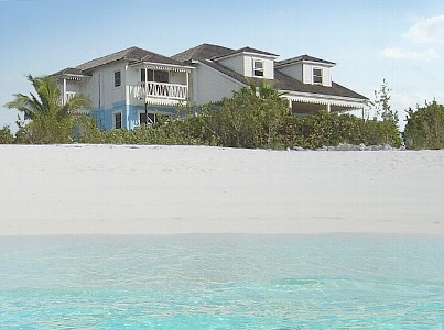 Beach front Bahamas Villa for rent in San Salvador overlooking the Caribbean