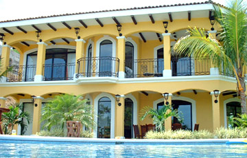 Luxury vacation villa in Jaco close to Los Suenos is the perfect place to host family, friends and the like