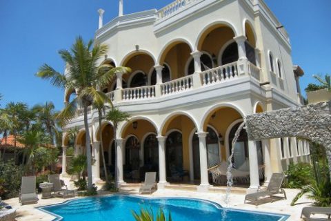 Gorgeous 2-story vacation villa for rent