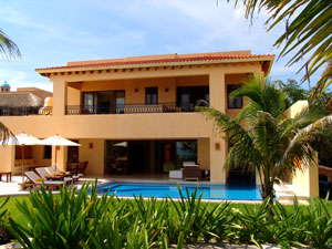 Luxury vacation villa located on the beach of Jade Bay