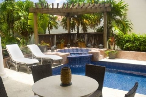 Relax in this vacation villa for rent in Playa del Carmen