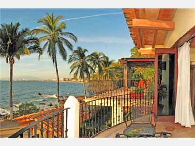 Gorgeous Puerto Vallarta oceanfront property rental