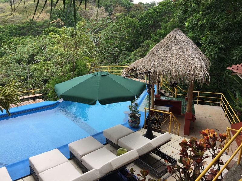 The home offer you a great view out over the vast area of Manuel Antonio.