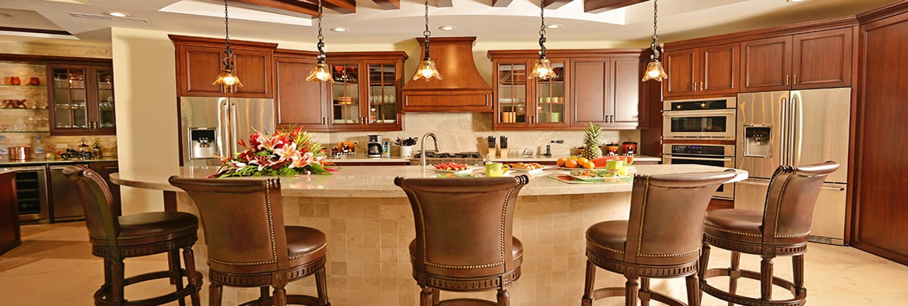 Kitchen area has all the amenities anyone could ask for, prepare meals for the special people in your life