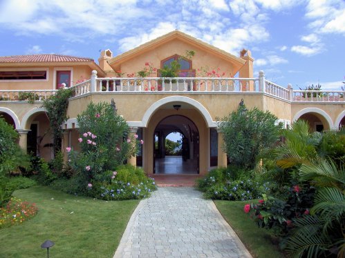 41_cabrera-dominican-republic-villa-castellamonte-front-entry