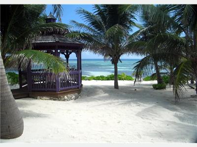 45_grand-cayman-island-coconut-beach-villa-gazebo