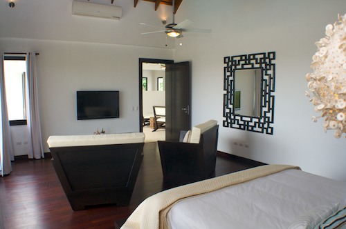 72_cabrera-dominican-republic-villa-bali-dreams-bedroom-with-flat-screen-tv