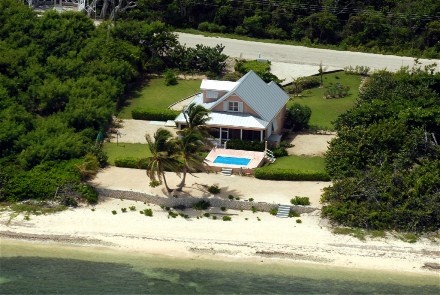 83_grand-cayman-islands-villa-babylon-reef-beachfront-villa-aerial-view