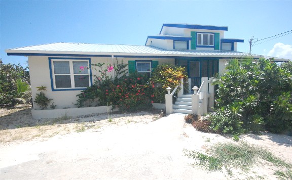 84_grand-cayman-island-coral-loft-beachfront-villa