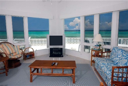 88_grand-cayman-island-cayman-moon-glow-TV-room