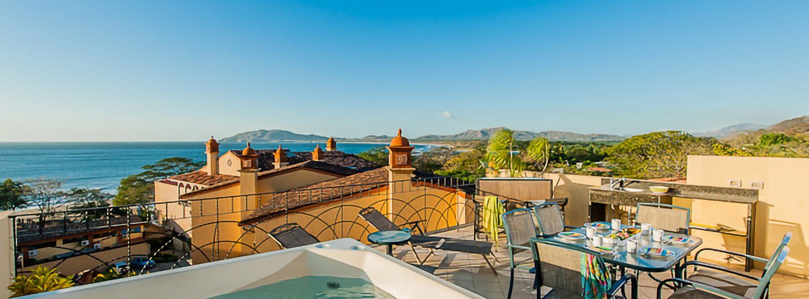 Breathtaking panoramic views from your very own rooftop hot tub in Tamarindo!